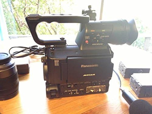 Panasonic AVCCAM AG-AF100 Micro 4/3 Professional HD Camcorder [Cameră]